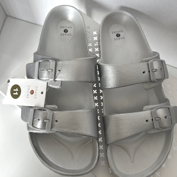 Shade & Shore Silver Slides Sandals Size 11 Flip Flop Summer Beach - Picture 8 of 8